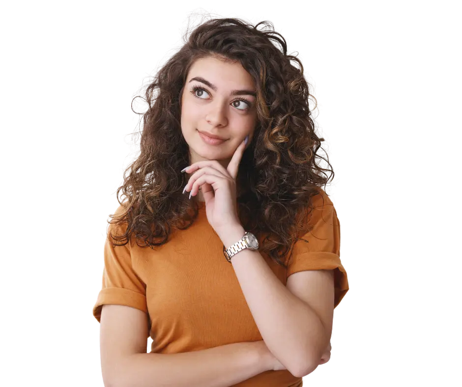 Jeune femme aux cheveux longs bouclés affichant un air songeur qui réfléchit